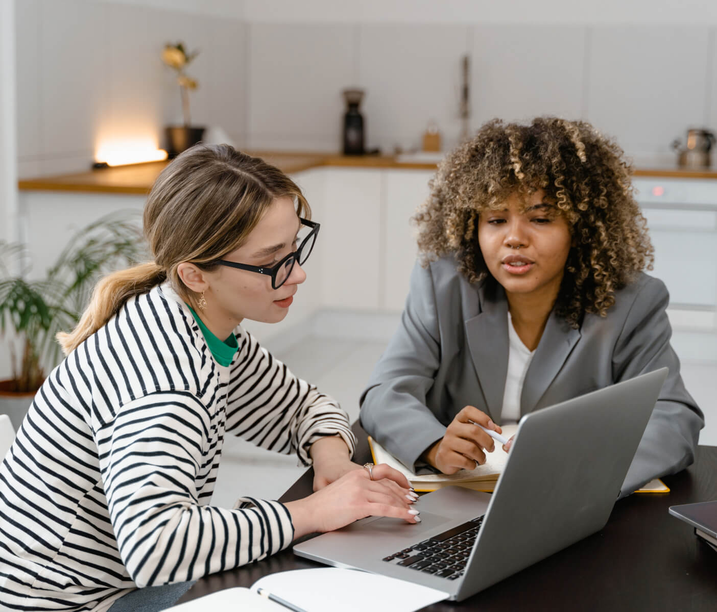 跨境自力站建站平台与电商解决计划 ｜STAKE中国官方网站 Shoplazza